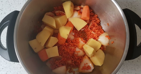 duduklu-tencerede-mercimek-corbasi3