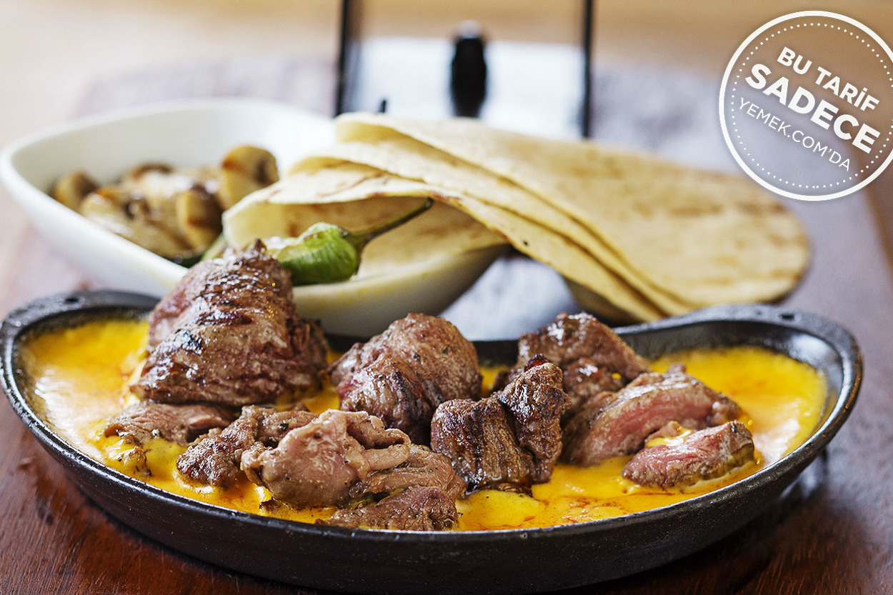 Özgür Şef Steakhouse'dan: Peynir Soslu Şaşlık