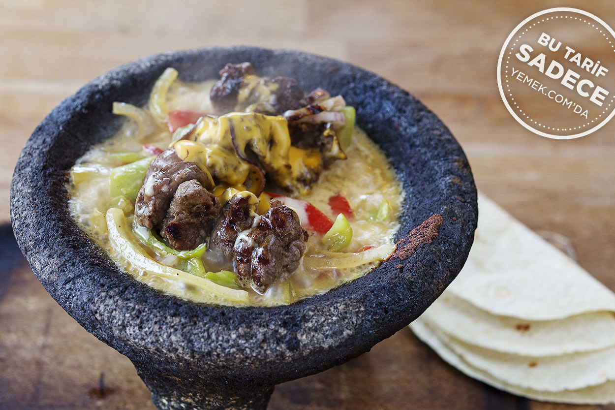 Özgür Şef Steakhouse'dan: Sebzeli, Peynir Soslu Şaşlık