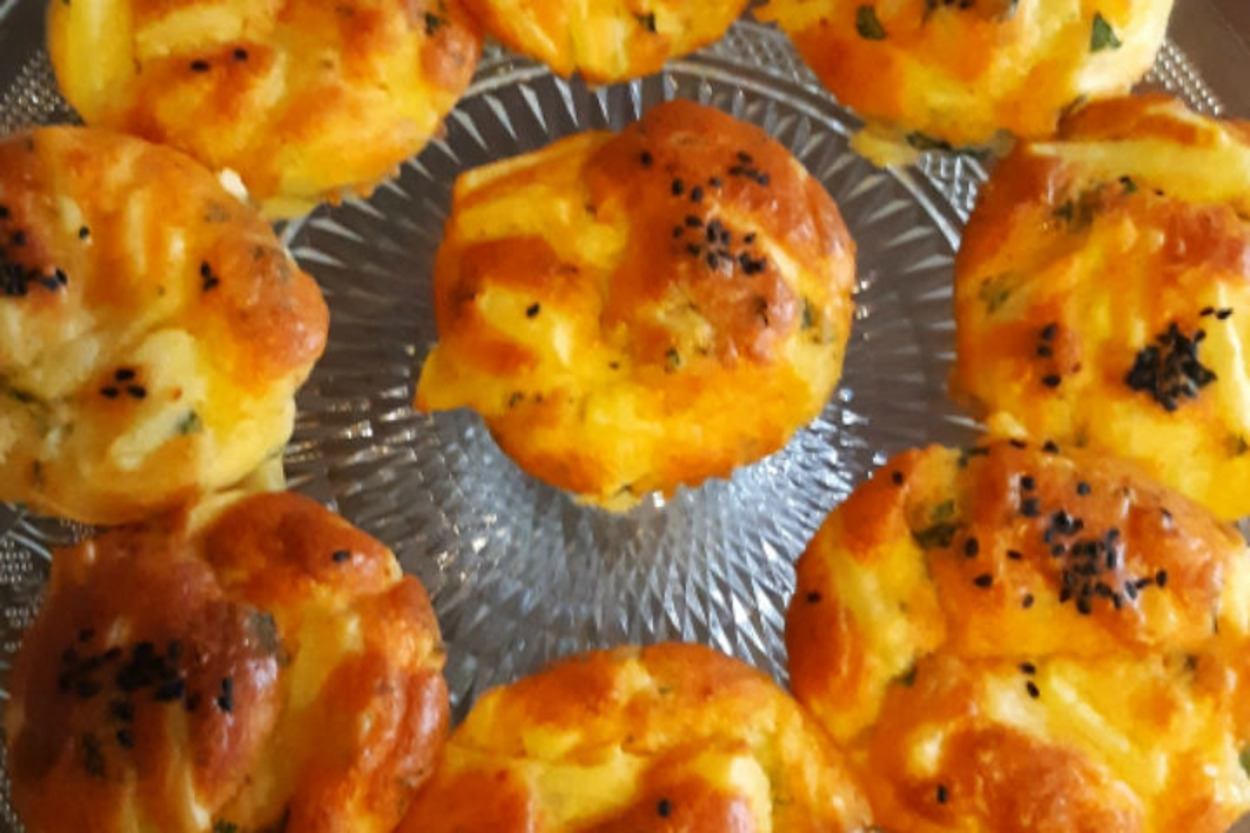 Yiyen Tarifini İsteyecek: Muffin Kalıbında Patatesli Kek