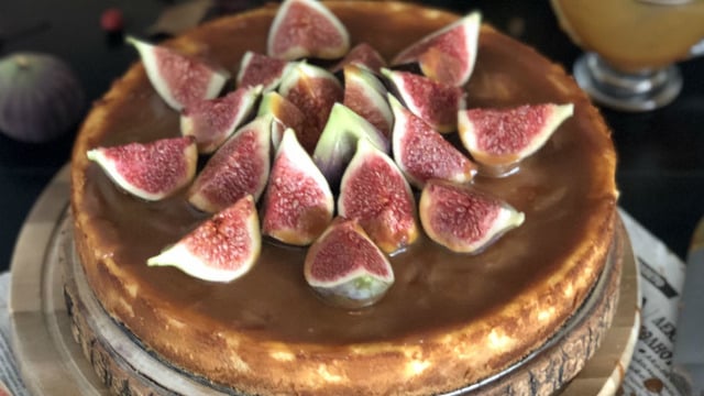 Pek Havalı: İncirli Karamel Soslu Cheesecake