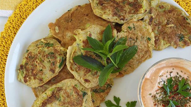 Çok Hafif: Dip Soslu Yağsız Mücver