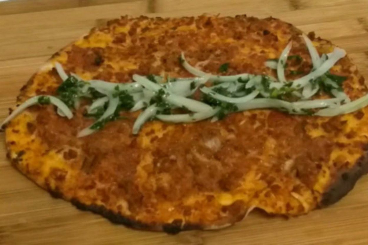 Sevmeyeni Yok: Ev Yapımı Lahmacun