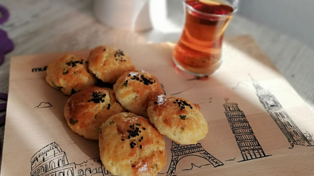 Çay Onu Çok Sevdi: Peynirli Dereotlu Poğaça