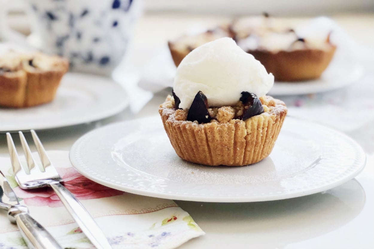 Hamuru Enfes: Mürdüm Erikli Tart