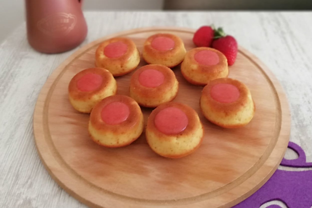Üstelik Donut Kalıbında: Jöle Dolgulu Kek