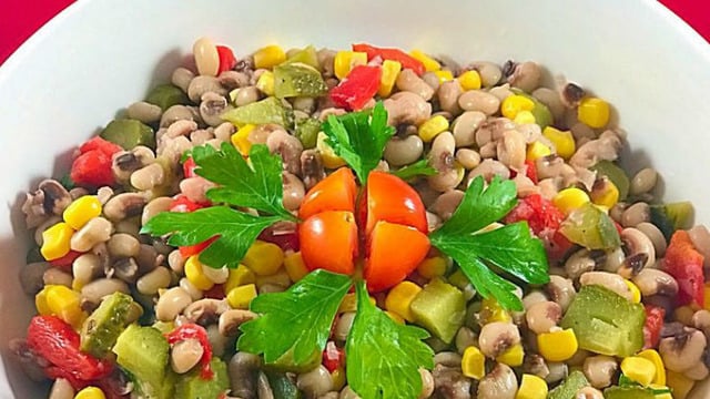 Rengarenk Görüntüsüyle: Börülce Salatası