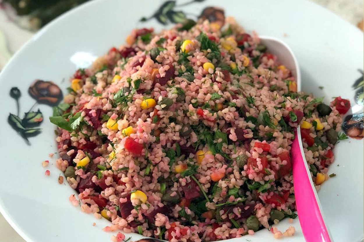 Doyurucu ve Renkli Tarif: Pancarlı Bulgur Salatası