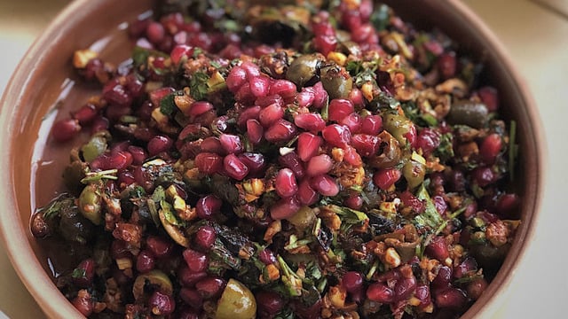 Narla Güzelleşen Meze: Zeytin Peyvazı