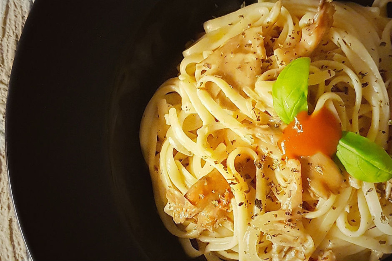 Bildiğiniz Gibi Değil: Kuşburnu Püreli, İstiridye Mantarlı Linguine Makarna