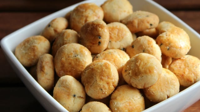Çay Atıştırmalığı: Çörek Otlu Tuzlu Minik Kurabiye
