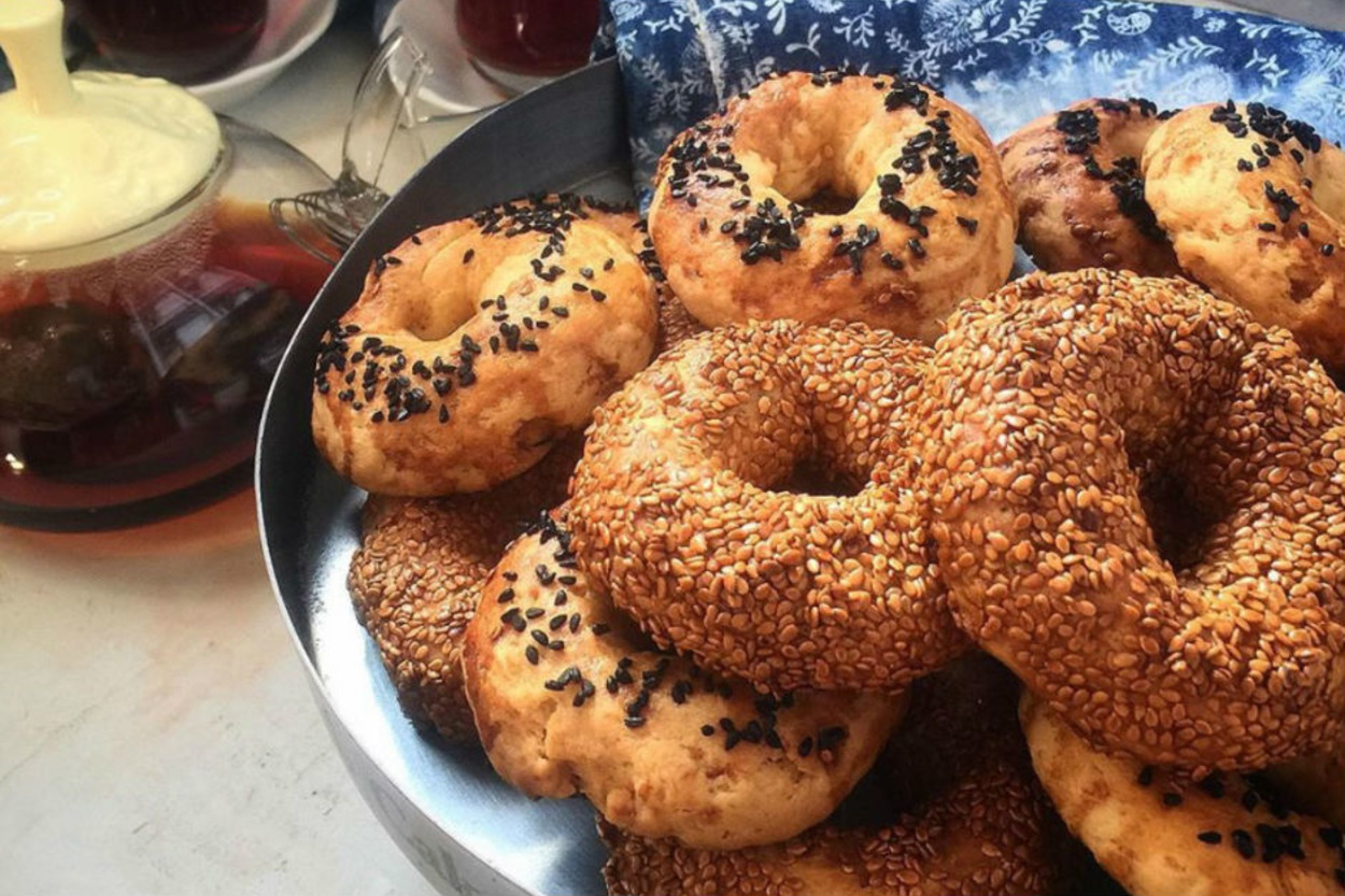 Taze Kalır: Bayatlamayan Kandil Simidi