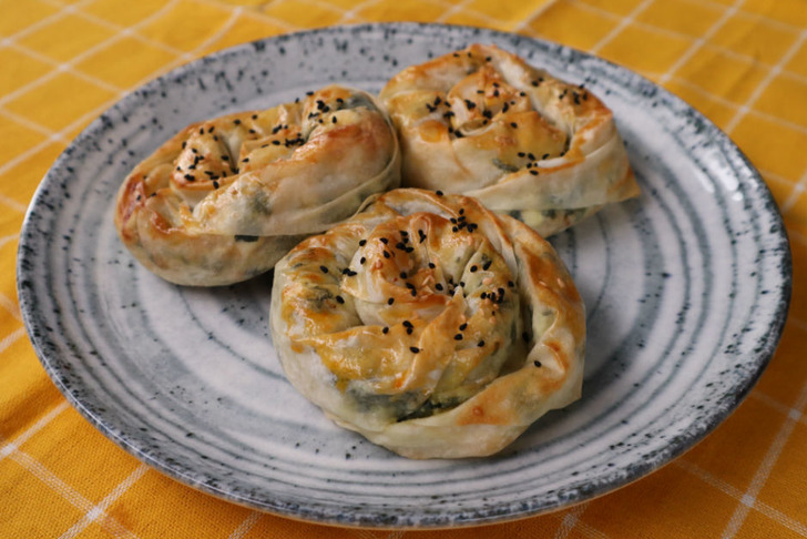 Ispanaklı Gül Böreği Tarifi