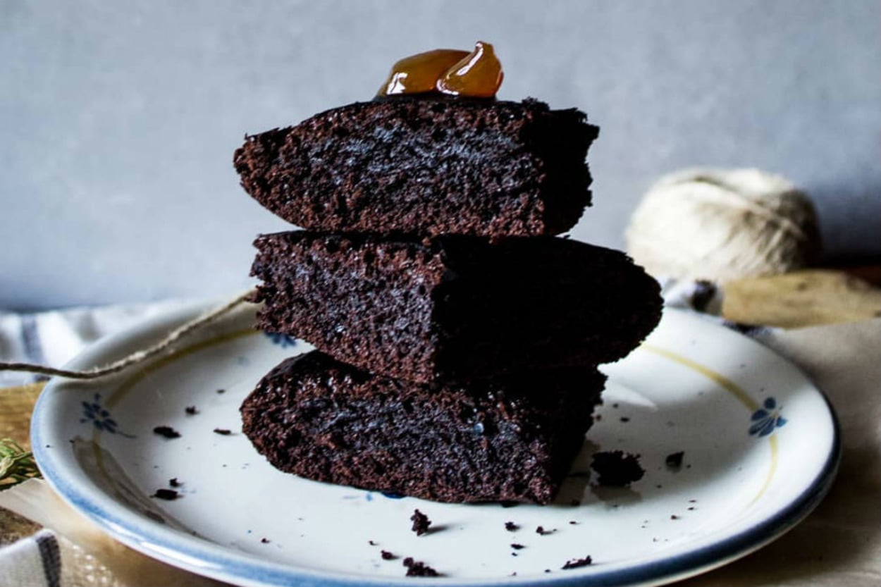 Yoğun Lezzetiyle: Bitter Çikolatalı Brownie