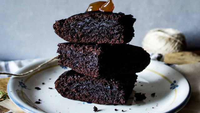 Yoğun Lezzetiyle: Bitter Çikolatalı Brownie
