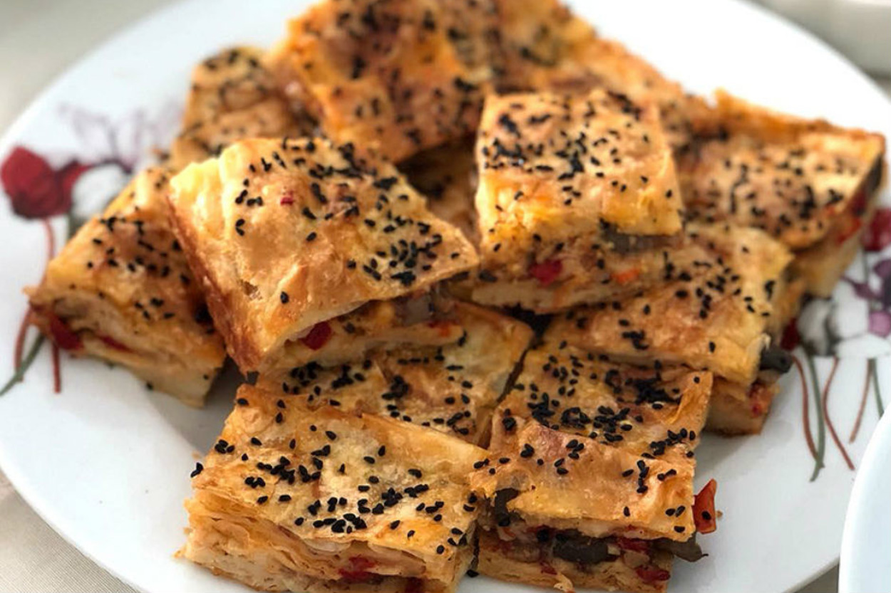 Hazır Yufkadan, Şipşak: Kolay Mantarlı Börek