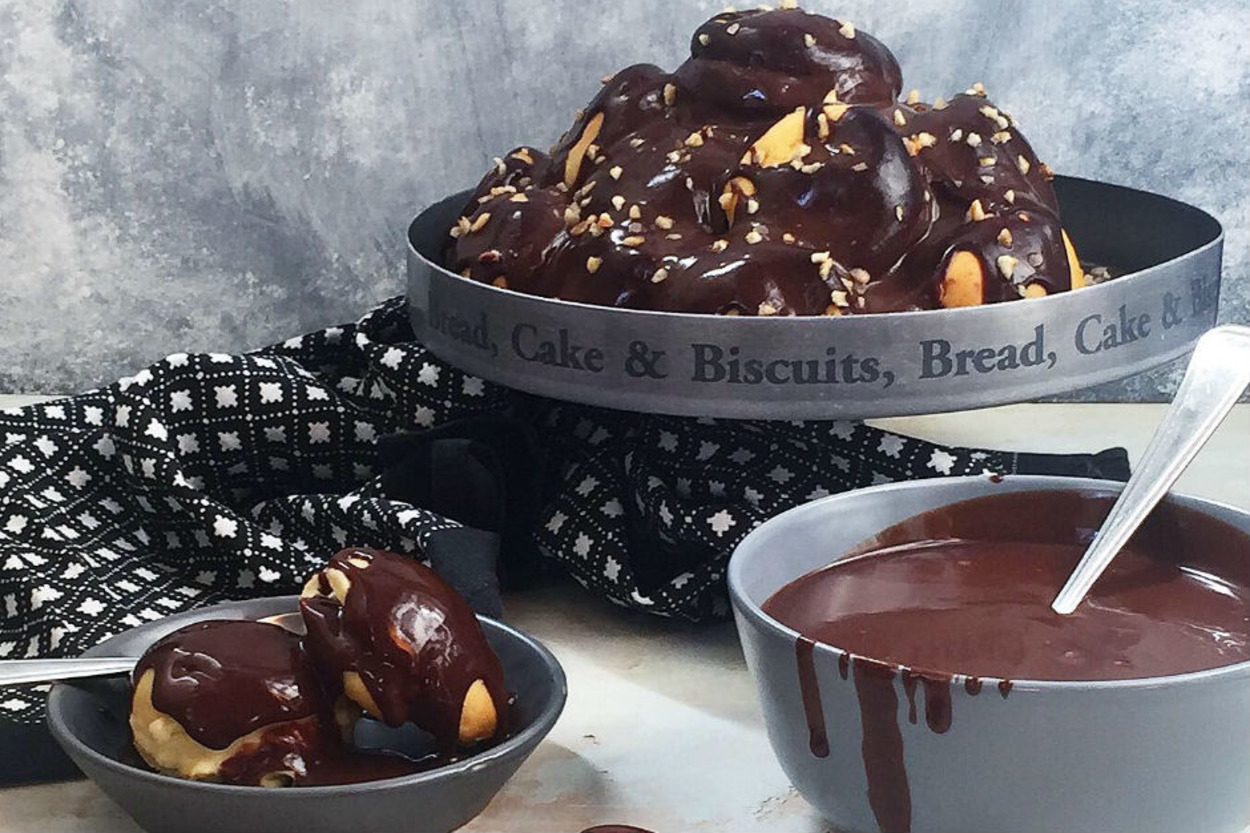 Pastane Tadında: Tam Ölçülü Profiterol
