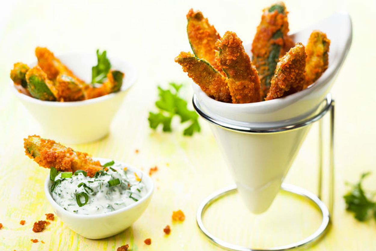 Zucchini de Derler Ona: Parmesanlı Kabak Çubukları