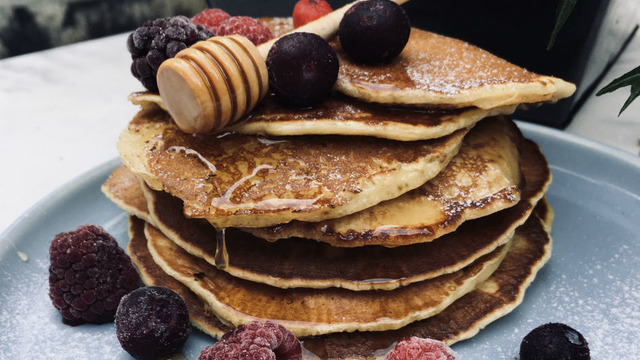 Pratik ve Enfes: Orman Meyveli Pancake