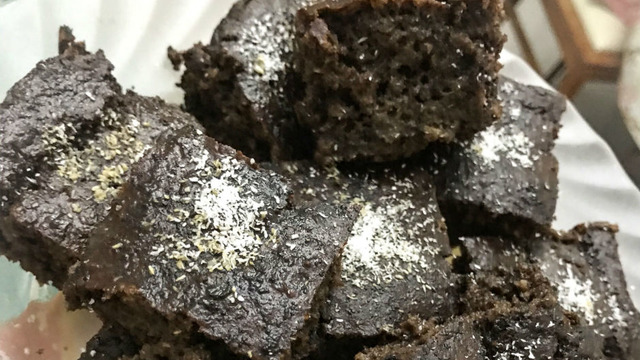 Tatlı Krizlerine Çare: Şekersiz Islak Kek