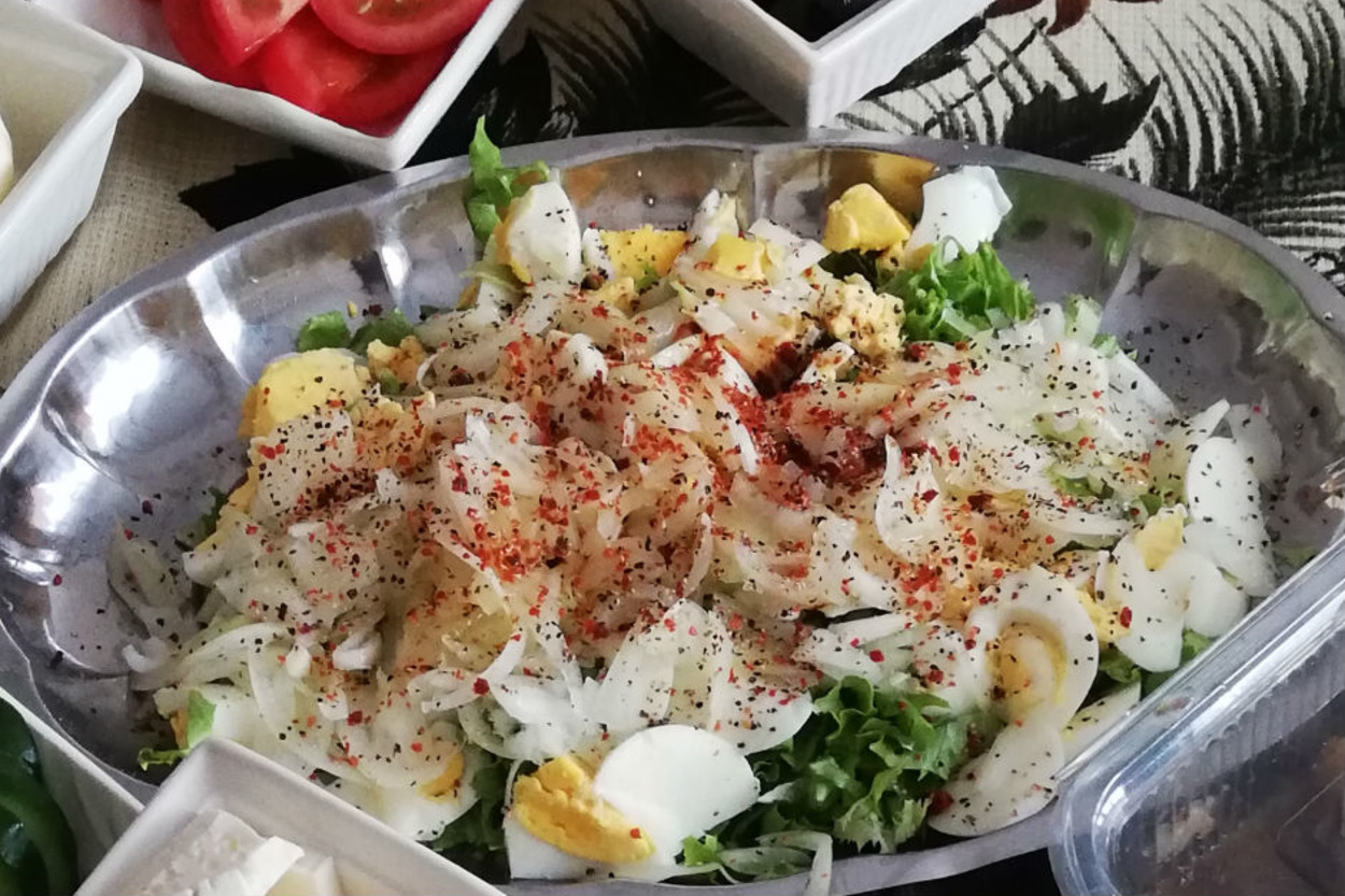Soğanlı: Yumurta Salatası