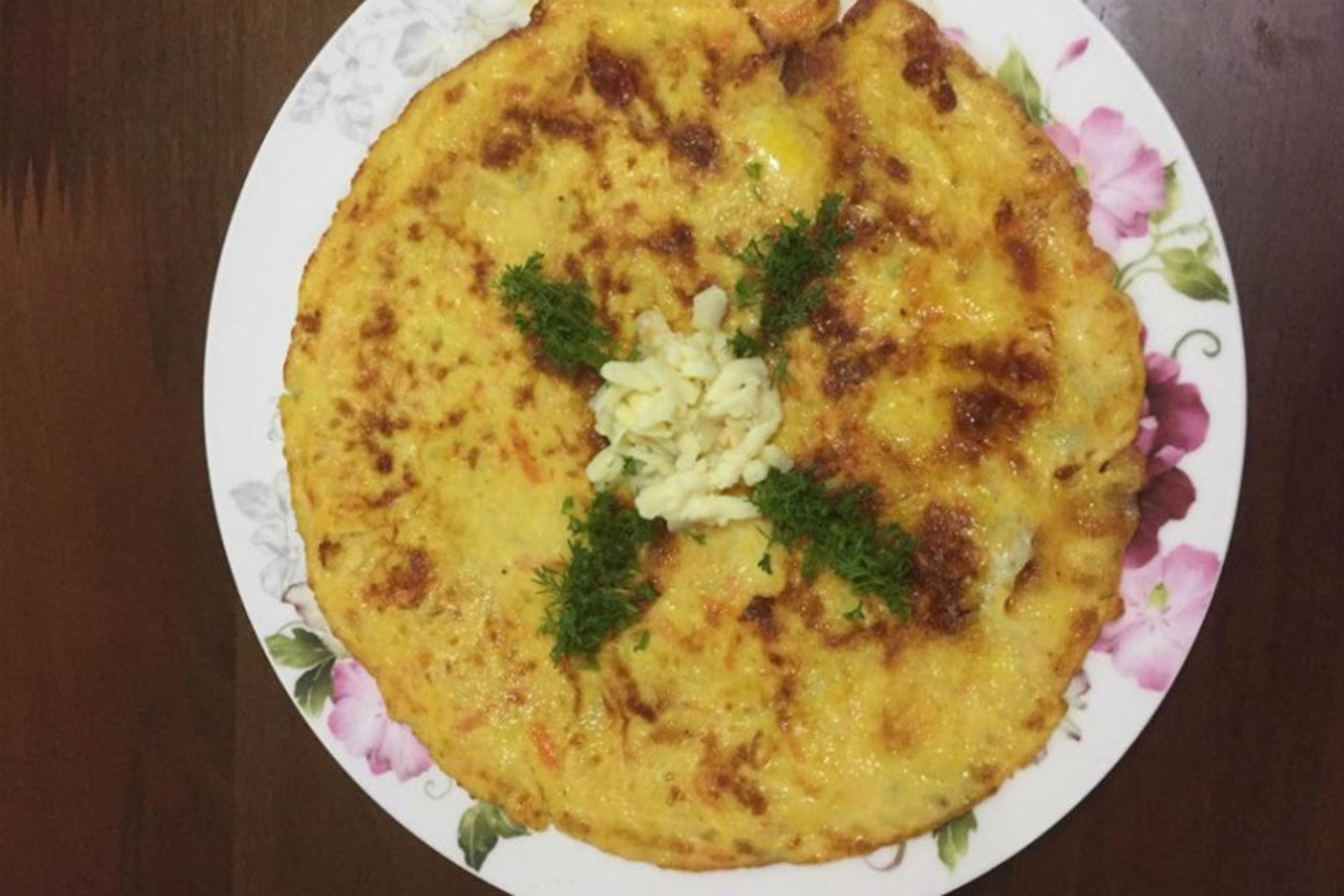 Pratik Kahvaltılık Arayanlara: Kabak, Havuç ve Kaşarlı Omlet