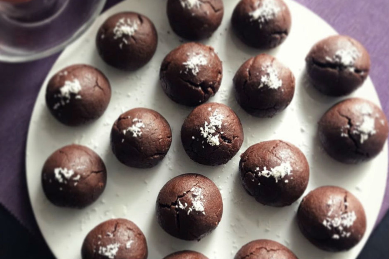 Yumuşacık, Islak Dokusuyla: Tam Ölçülü Brownie Kurabiye