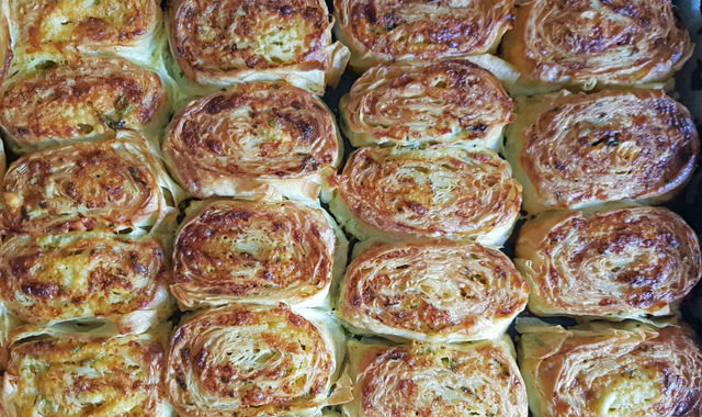 Yemesine Doyum Olmaz: Sodalı Peynirli Dilim Börek