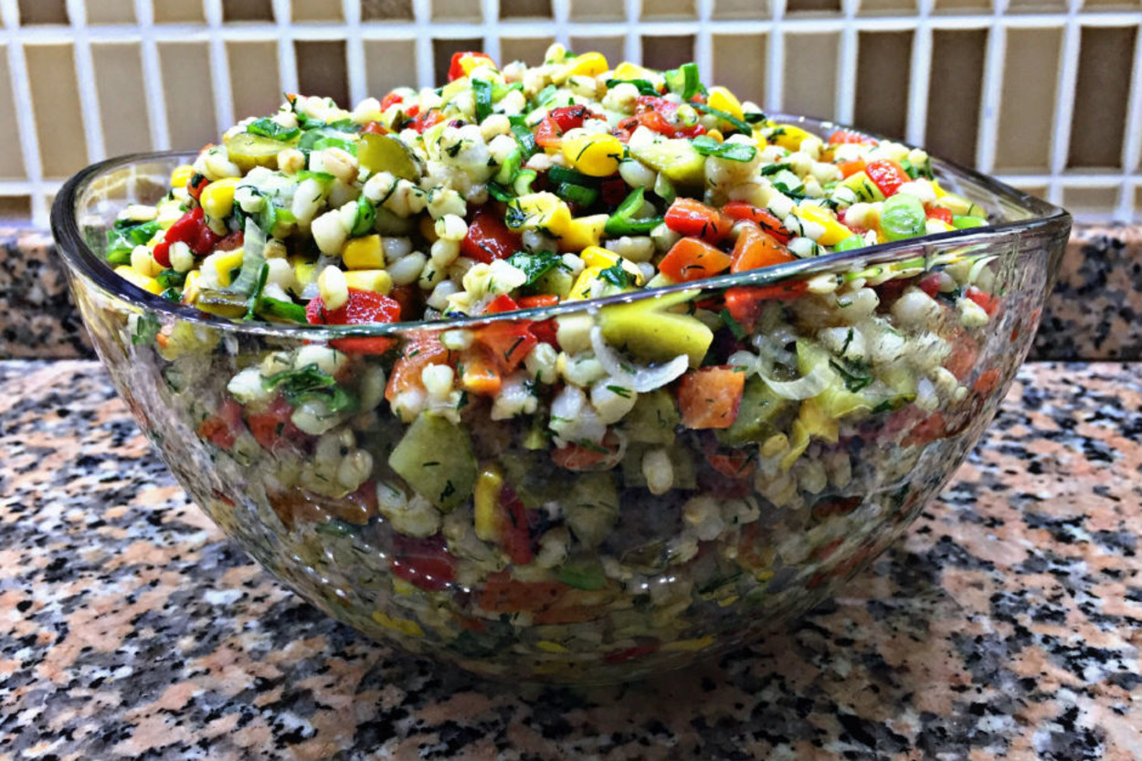 Rengarenk Görünümüyle: Buğday Salatası