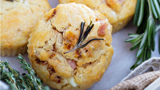 Kolay Pizza Aslında: Tuzlu Muffin