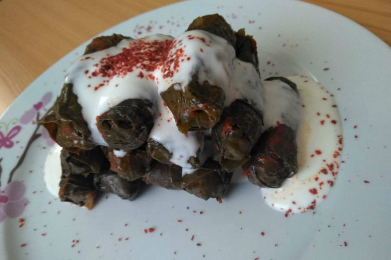 Lezzetiyle Farklı: Soslu Yaprak Sarma