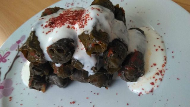 Lezzetiyle Farklı: Soslu Yaprak Sarma