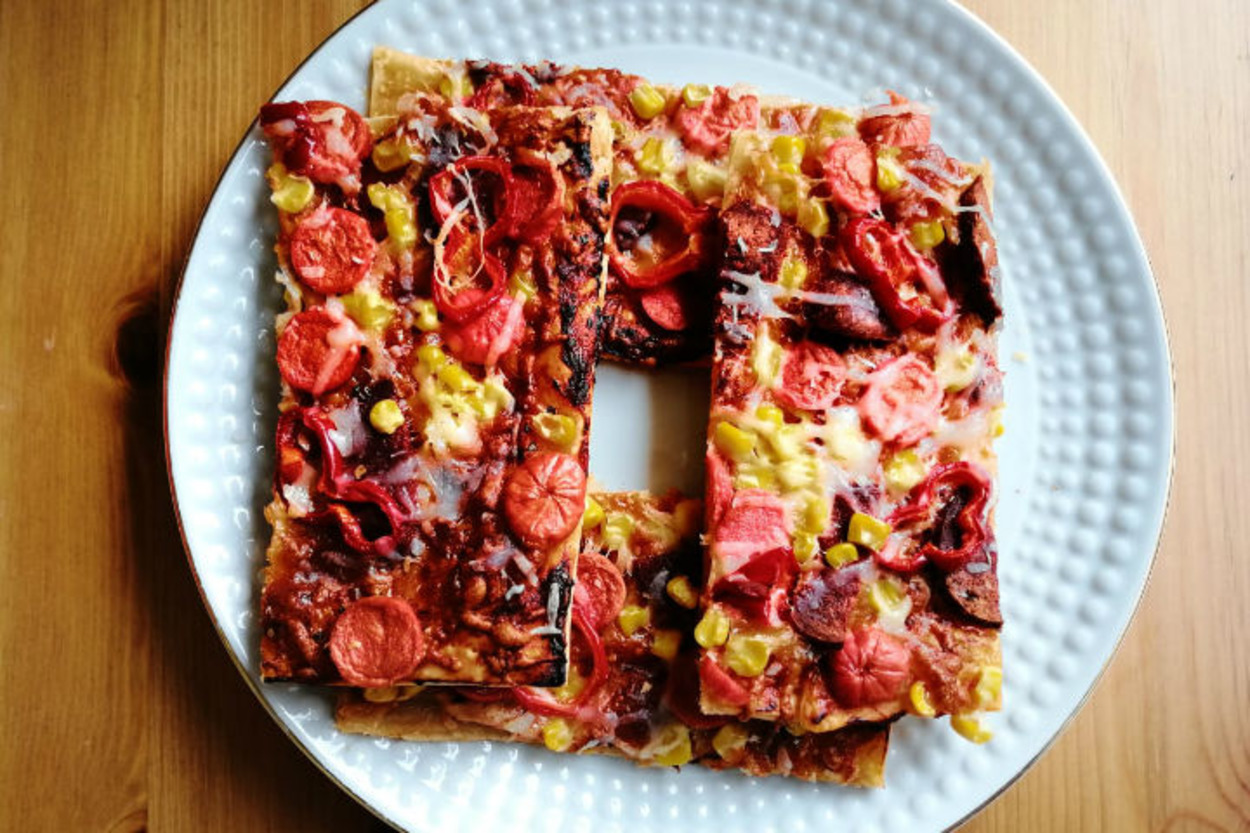 Yapımı Çok Basit: Milföyden Kahvaltılık Pizza