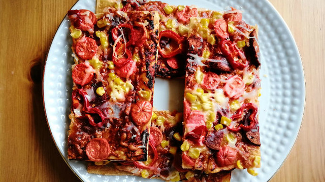 Yapımı Çok Basit: Milföyden Kahvaltılık Pizza