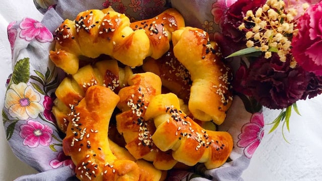 Kokusu Evi Sarar: Kahvaltılık Peynirli Poğaça