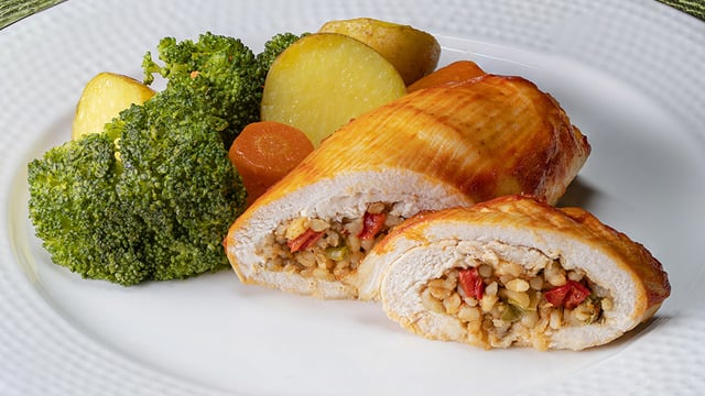 Yemelere Doyamazsın: Bulgurlu Tavuk Sarma