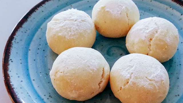 Çay Saatine: Ağızda Dağılan Nişastalı Kurabiye