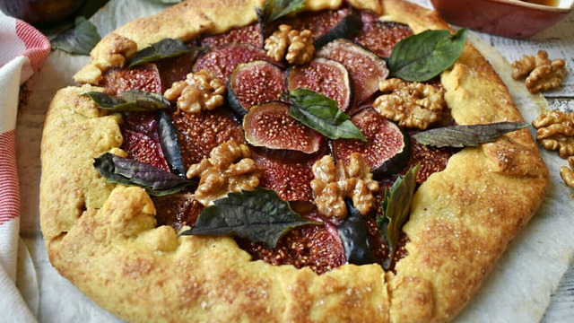 Farklı Lezzetlerin Muhteşem Uyumu: Labneli İncirli Galette