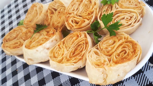 Asla Unutulmayacak Tat: Kahvaltılık Patatesli Üçlü Rulo Börek
