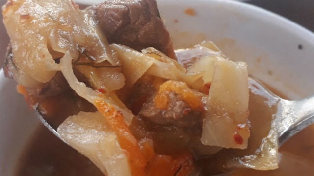 Çok Doyurucu: Etli Lahana Çorbası