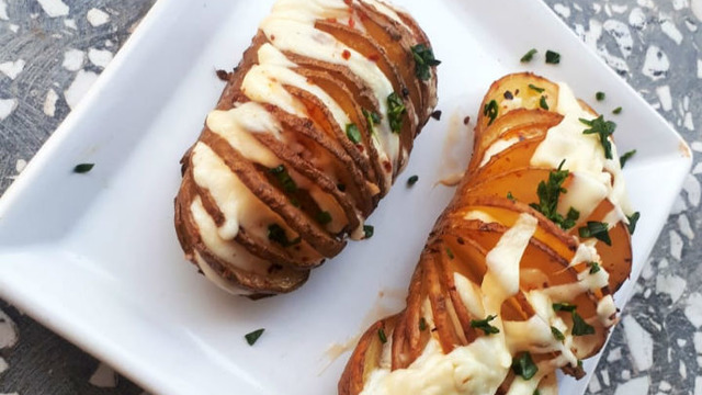 Görüntüsü Yeter: Kaşarlı Yelpaze Patates