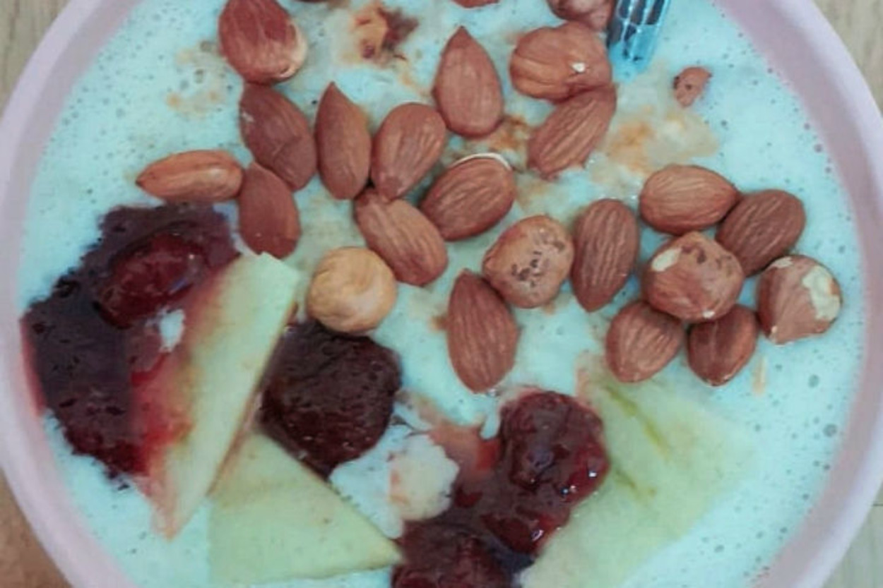 Sağlıklı Başlangıç: Muzlu Smoothie Bowl