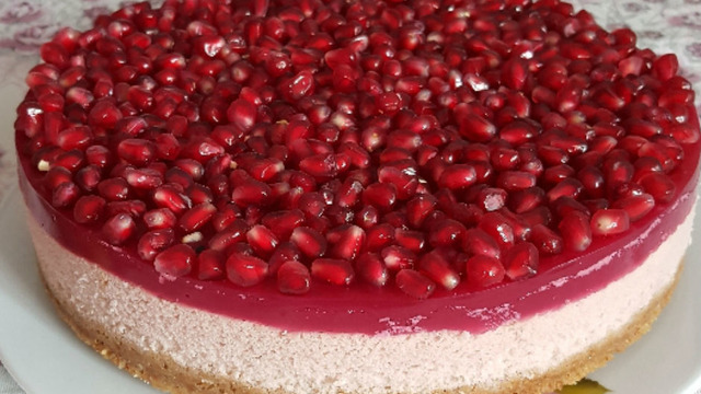 Renklerin Ahengi: Narlı Pratik Cheesecake