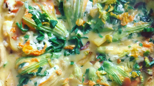 Masalarınız Şenlenecek: Kabak Çiçekli Sebzeli Omlet