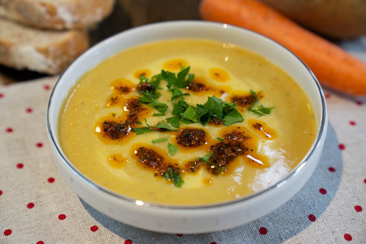 En Kolay Çorbalardan: Patatesli Havuçlu Mercimek Çorbası