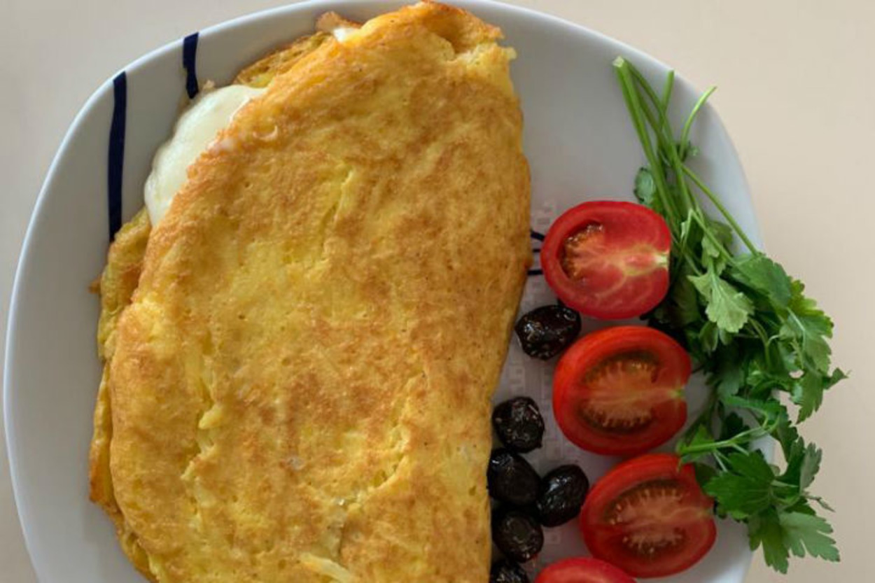 Klasik Lezzet: Patatesli Kaşarlı Omlet