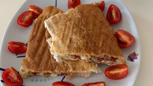 Büfe Lezzeti: Sucuklu Kavurmalı Tost