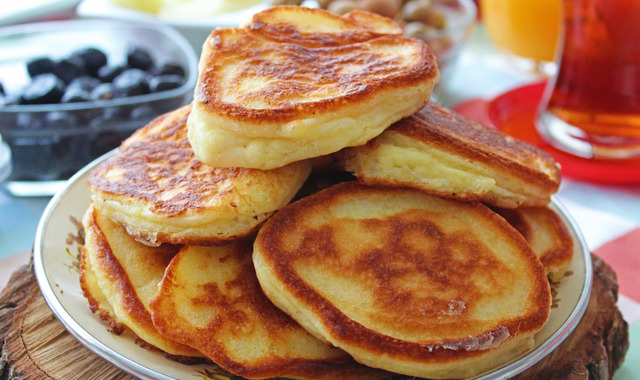 Pankeke Benzer: Kaşık Dökmesi