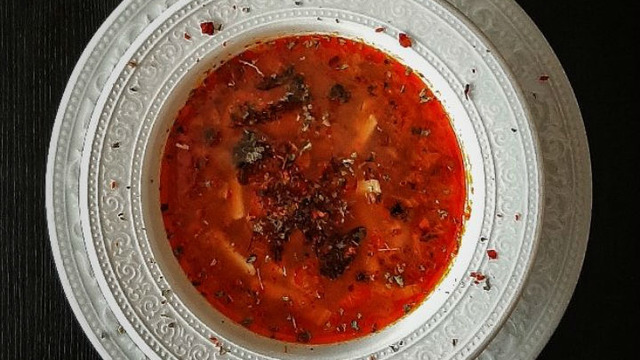 Sıcacık Başlangıç: Erişteli Mercimek Çorbası