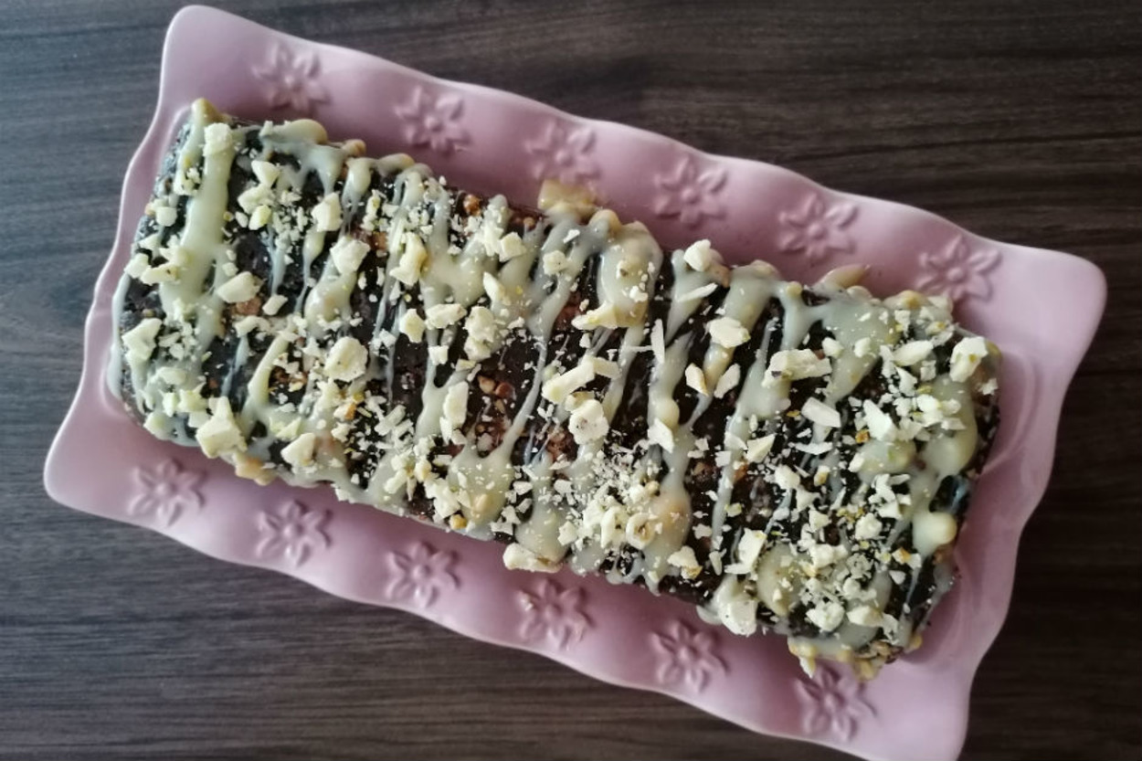 Sunumu Yeter: Beyaz Çikolatalı Mozaik Pasta
